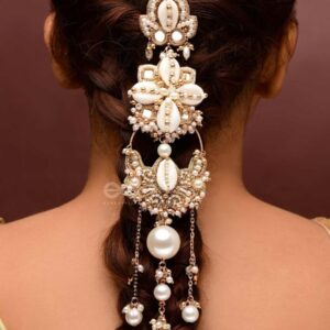 Hand-embroidered hair accessory with mirrors, shells, beads, and pearls - Grathan - The Delicate Intricacy"